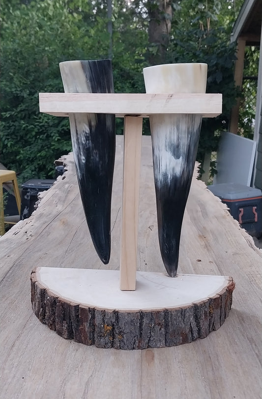 Double drinking horn set with stand